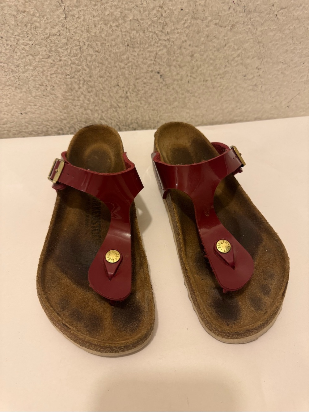 Birkenstock gizeh Women's Red Patent Thong Sandals with Buckle size 39